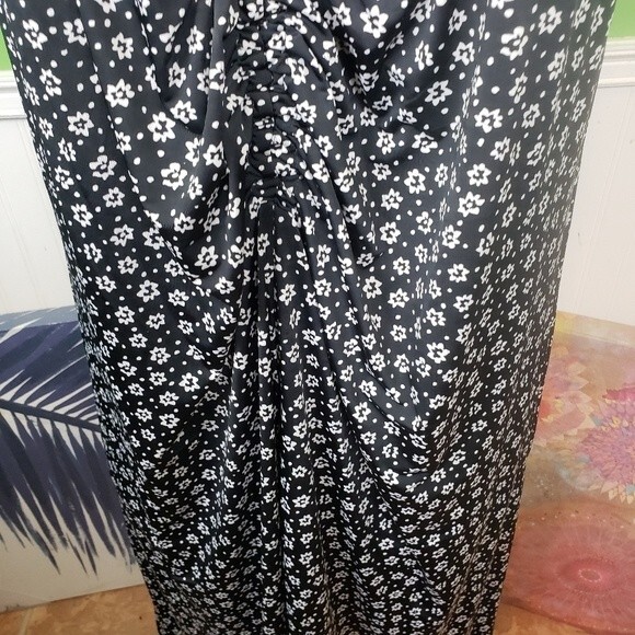 AFRM Plus size woman white daisy pola dot ruched maxi dress size 2x/2t - Picture 4 of 12